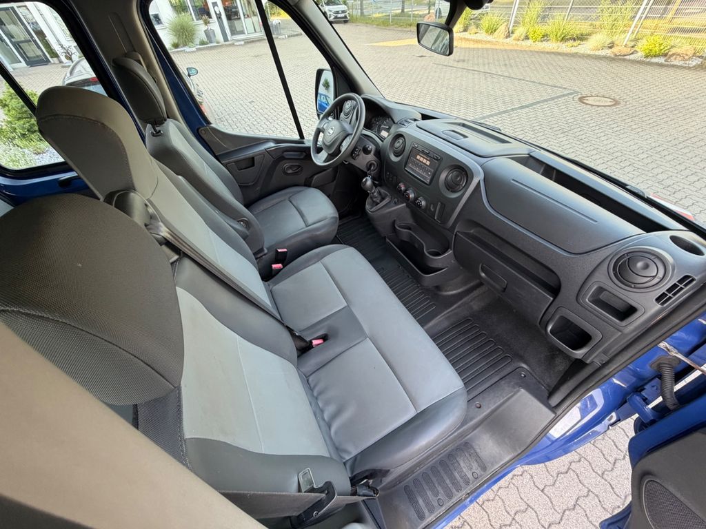 Nissan NV400