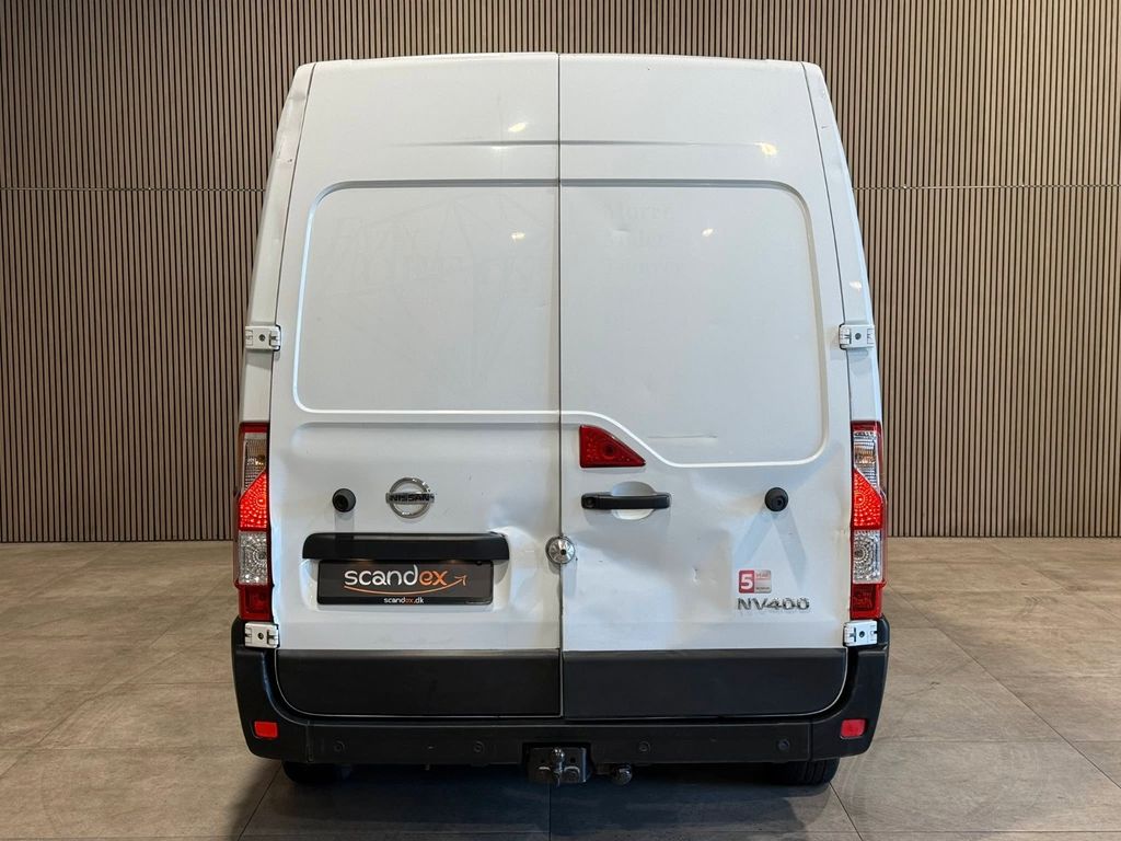 Nissan NV400