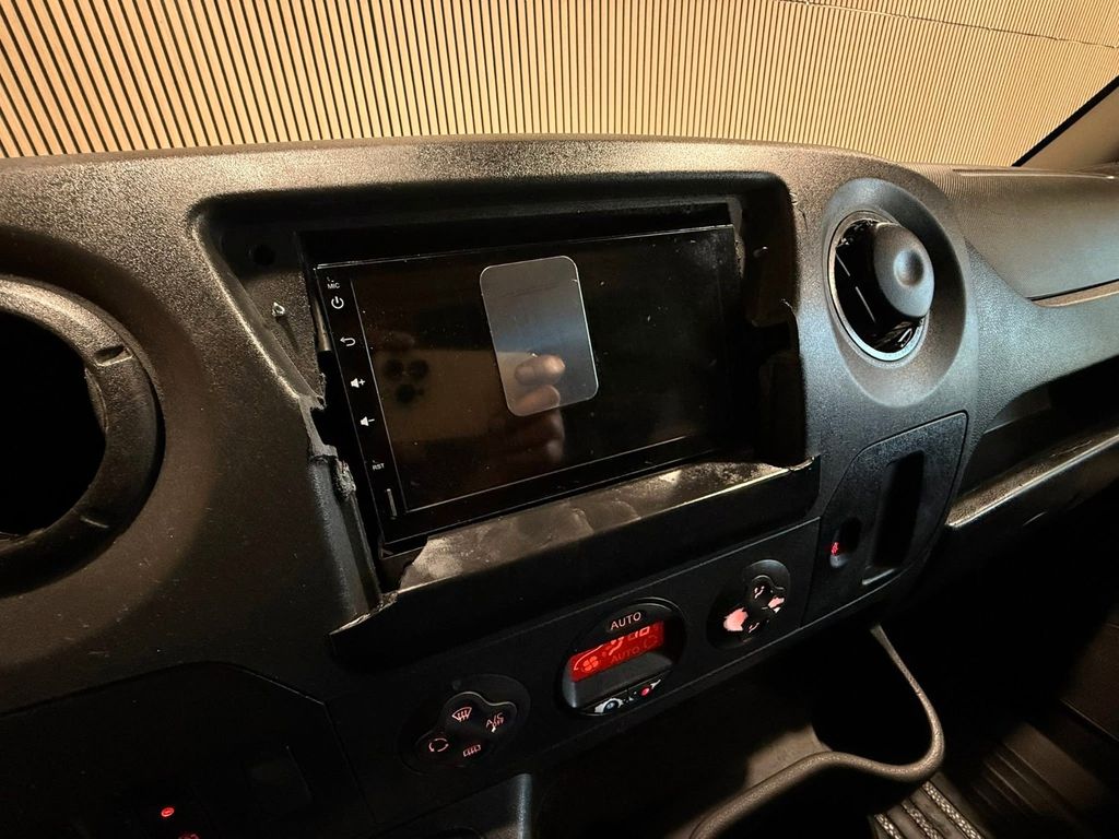 Nissan NV400
