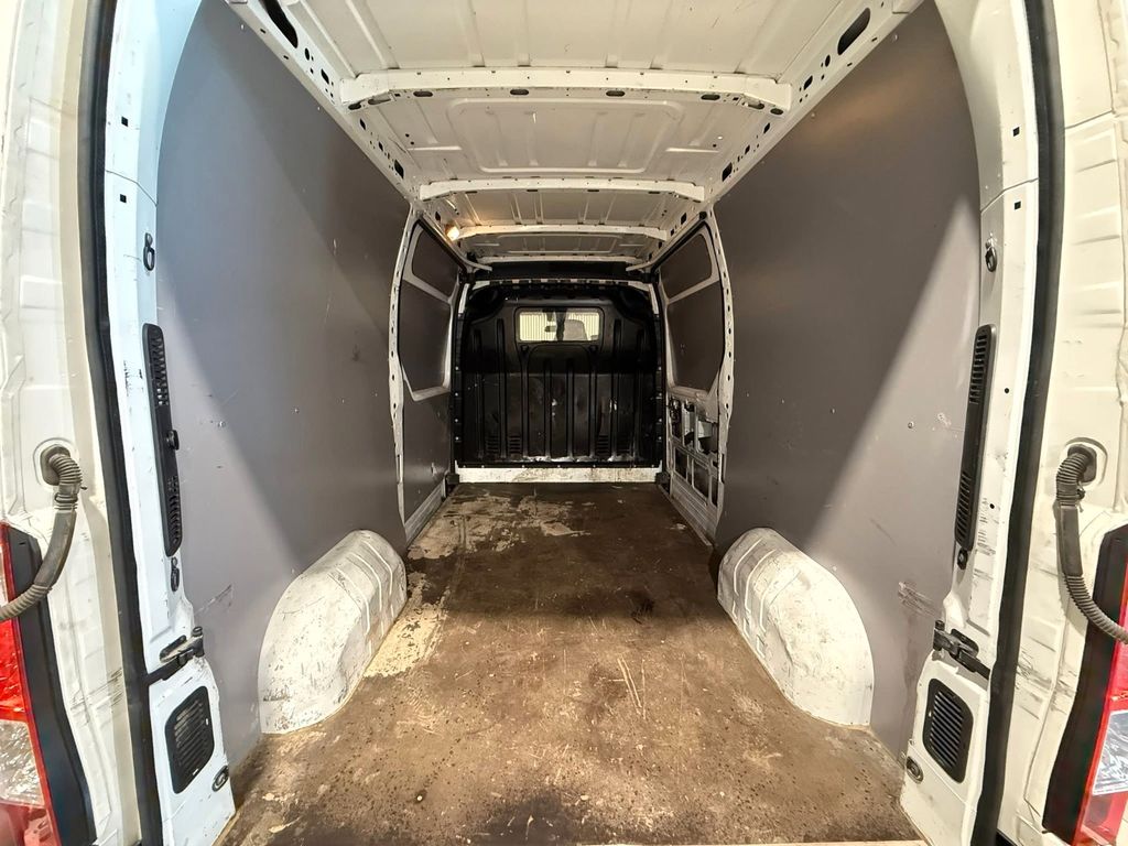 Nissan NV400
