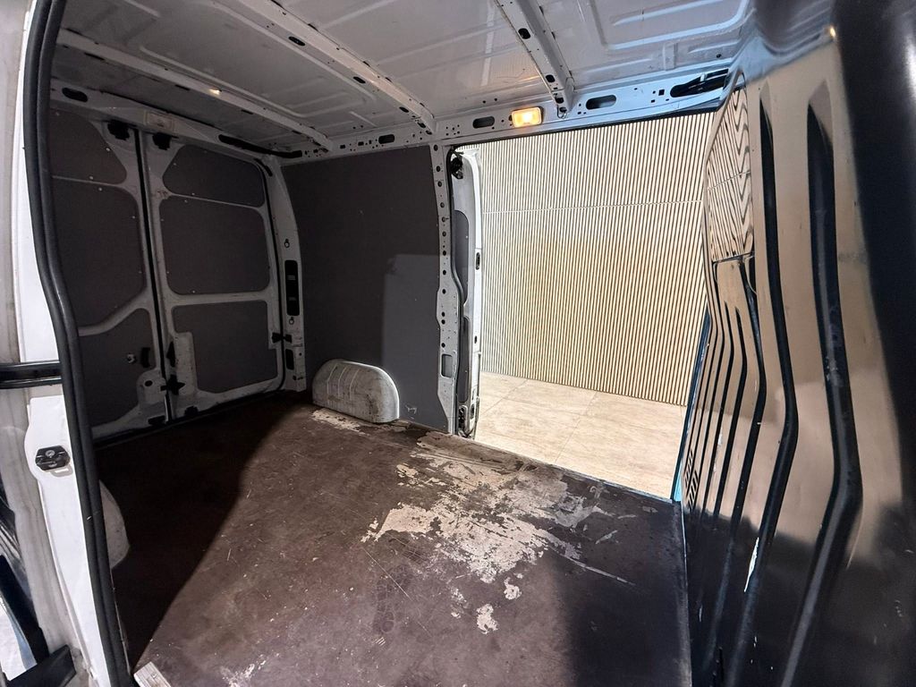 Nissan NV400
