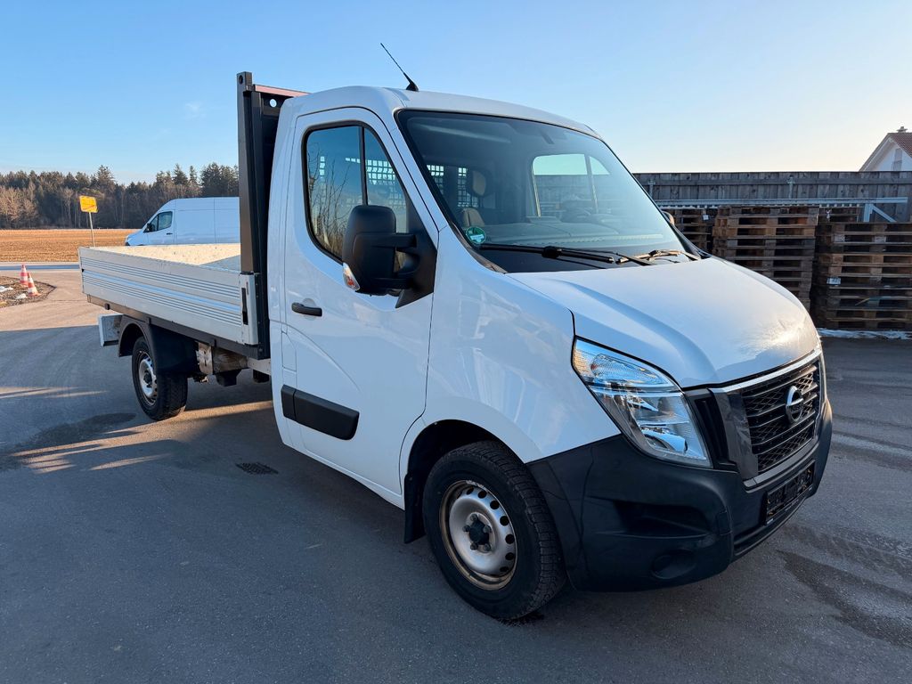 Nissan NV400