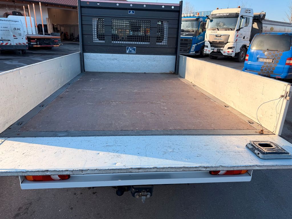 Nissan NV400