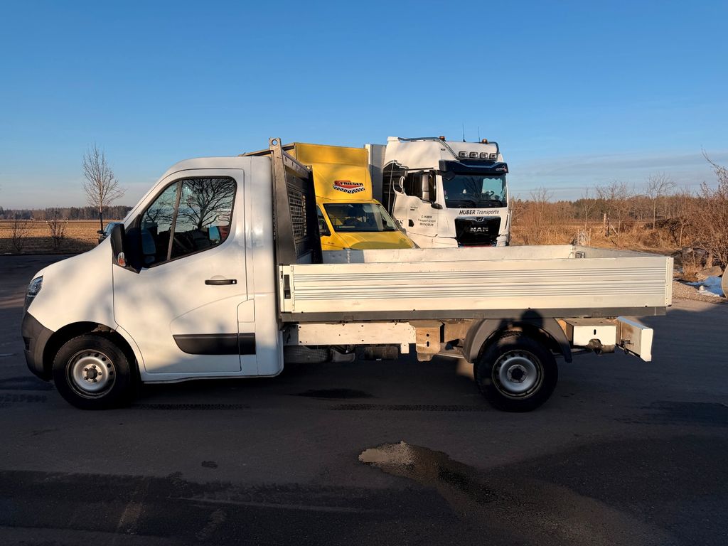 Nissan NV400