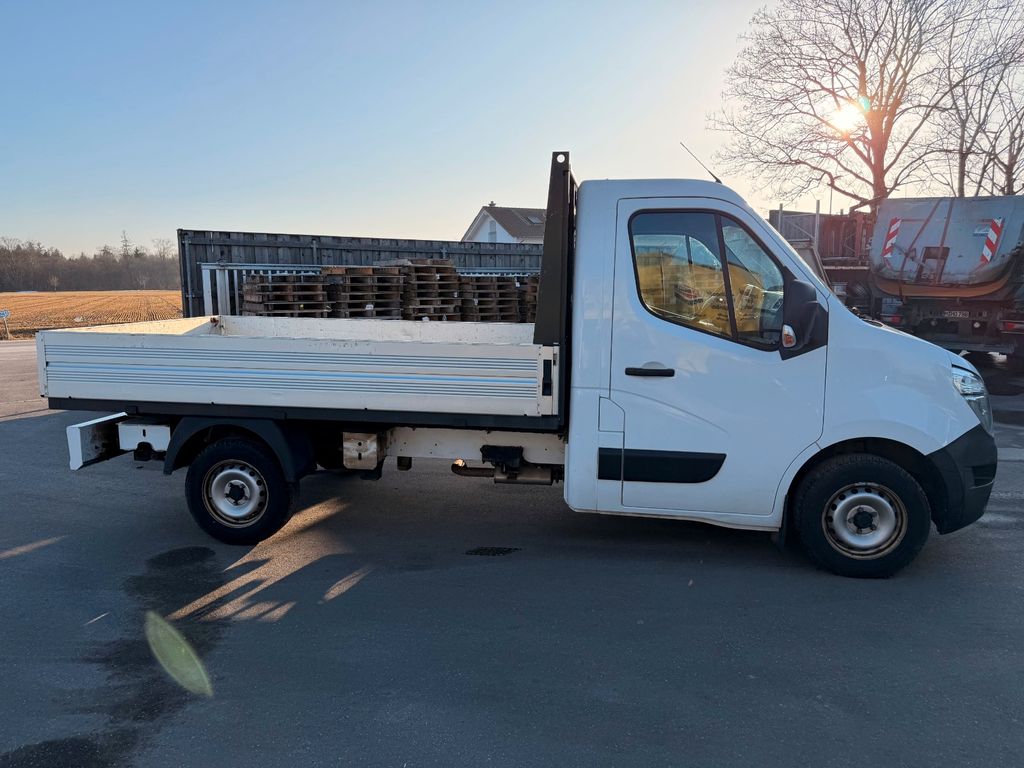 Nissan NV400