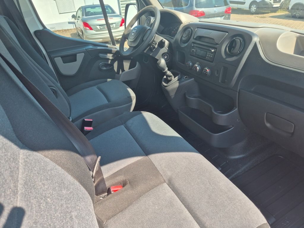 Nissan NV400