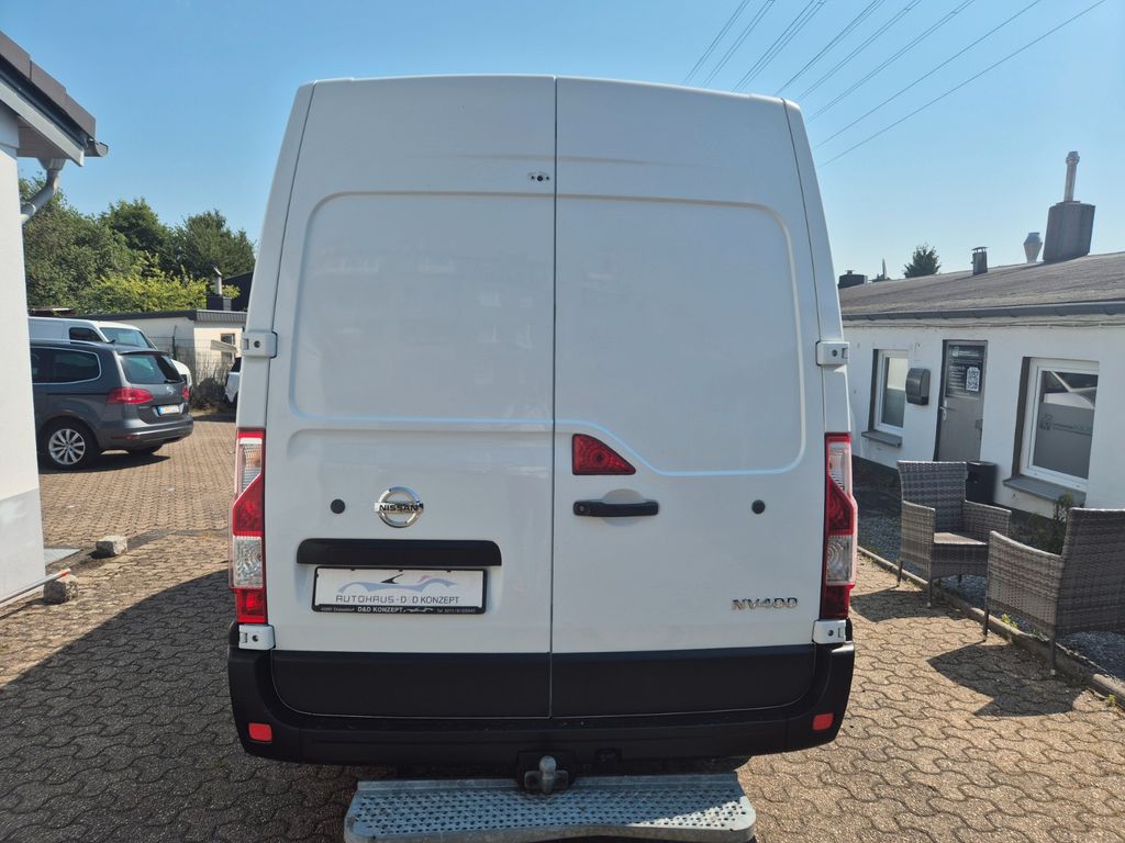 Nissan NV400