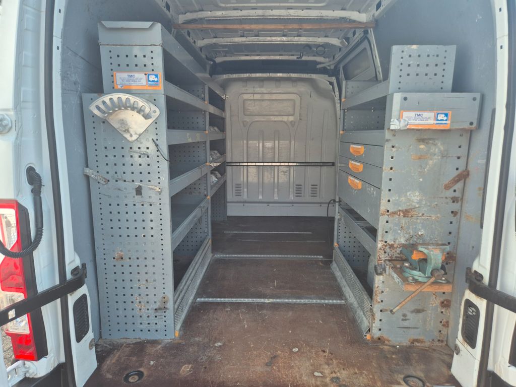 Nissan NV400