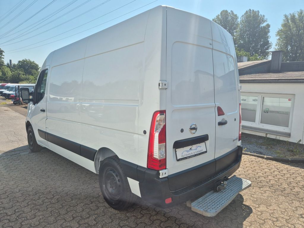 Nissan NV400