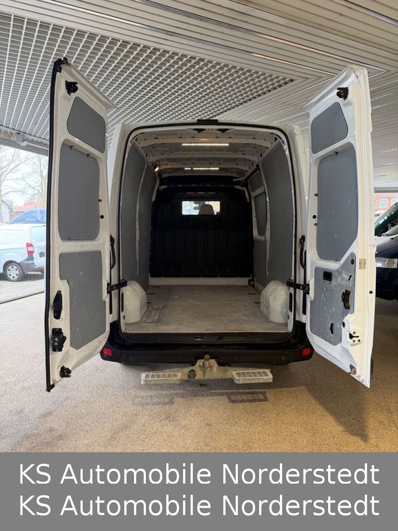 Nissan NV400