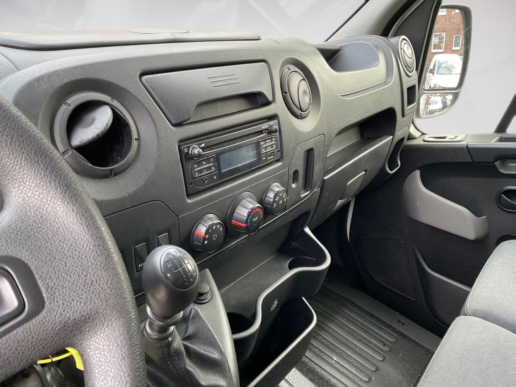 Nissan NV400