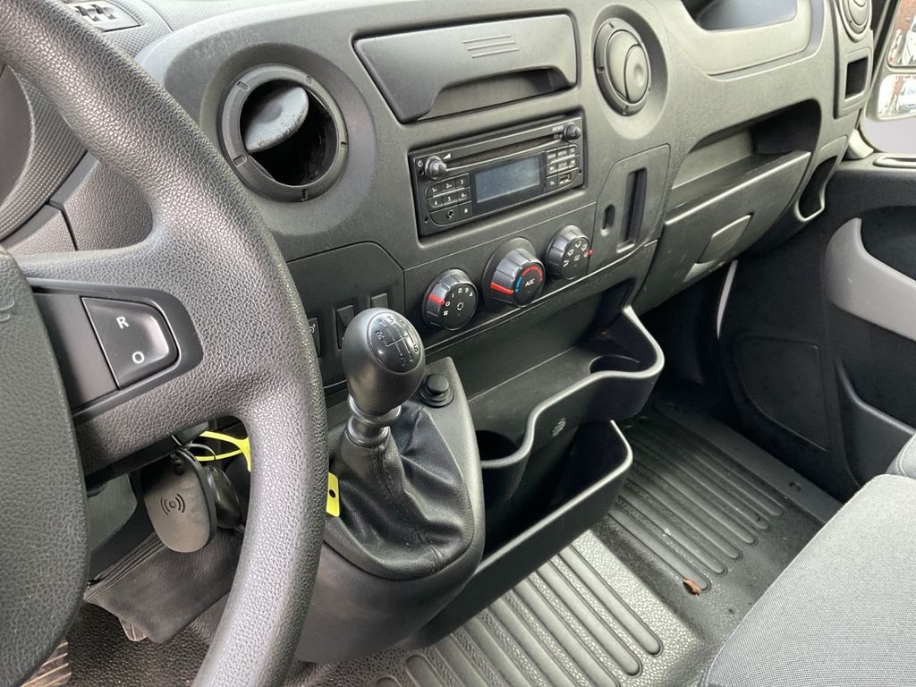 Nissan NV400