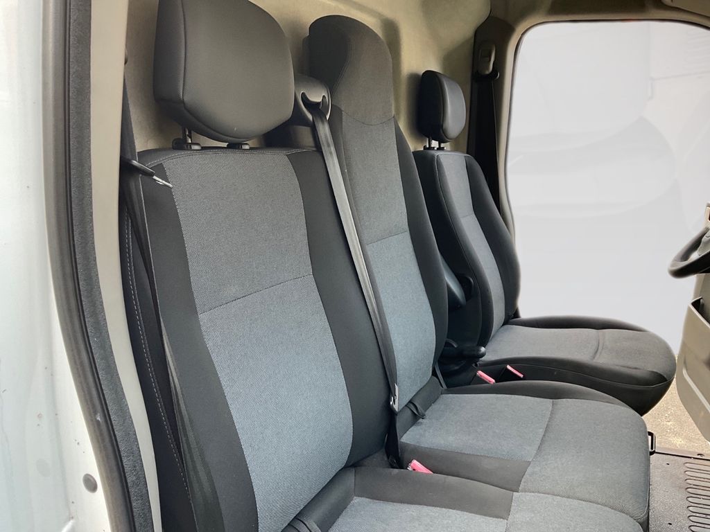 Nissan NV400