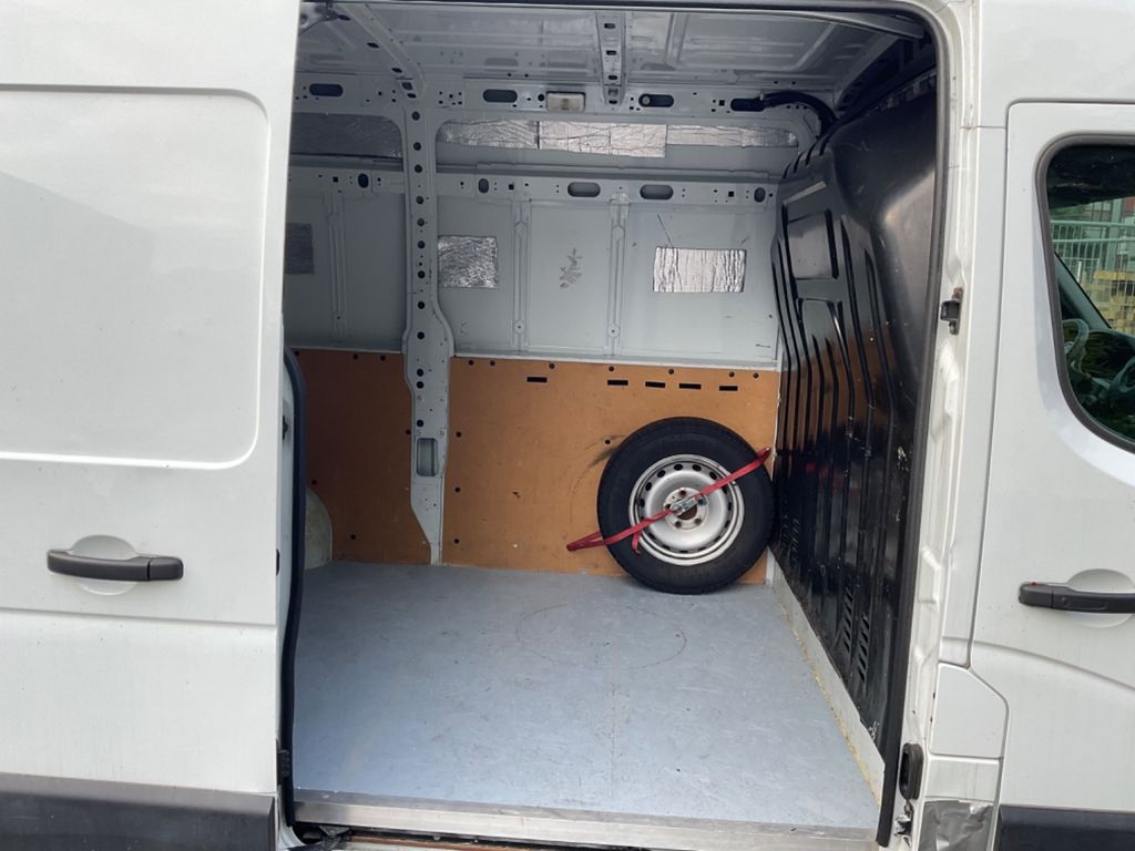 Nissan NV400