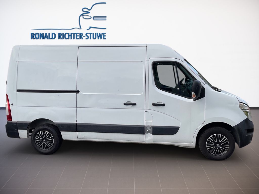 Nissan NV400