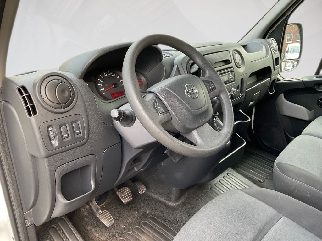 Nissan NV400