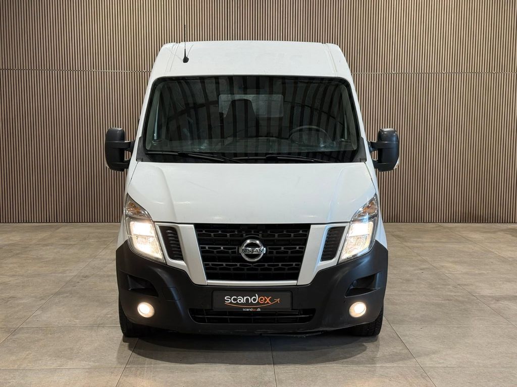 Nissan NV400