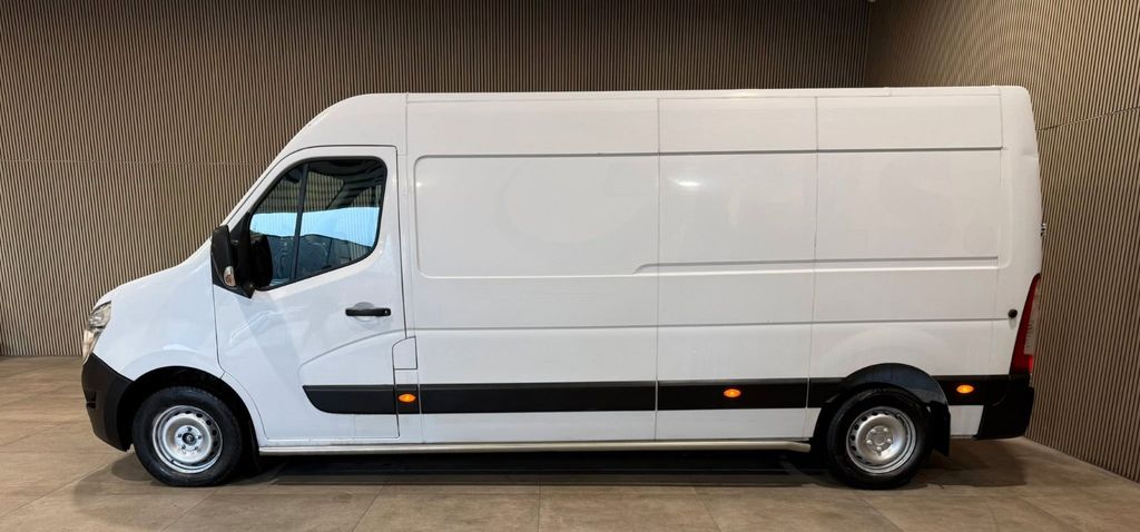 Nissan NV400