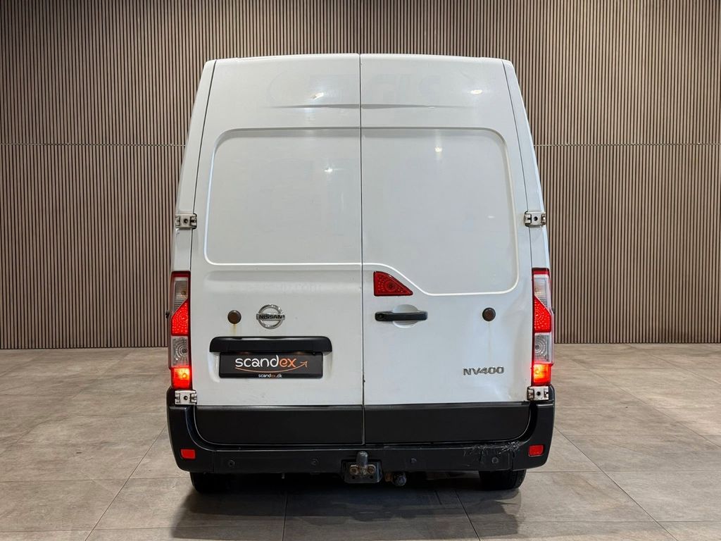 Nissan NV400