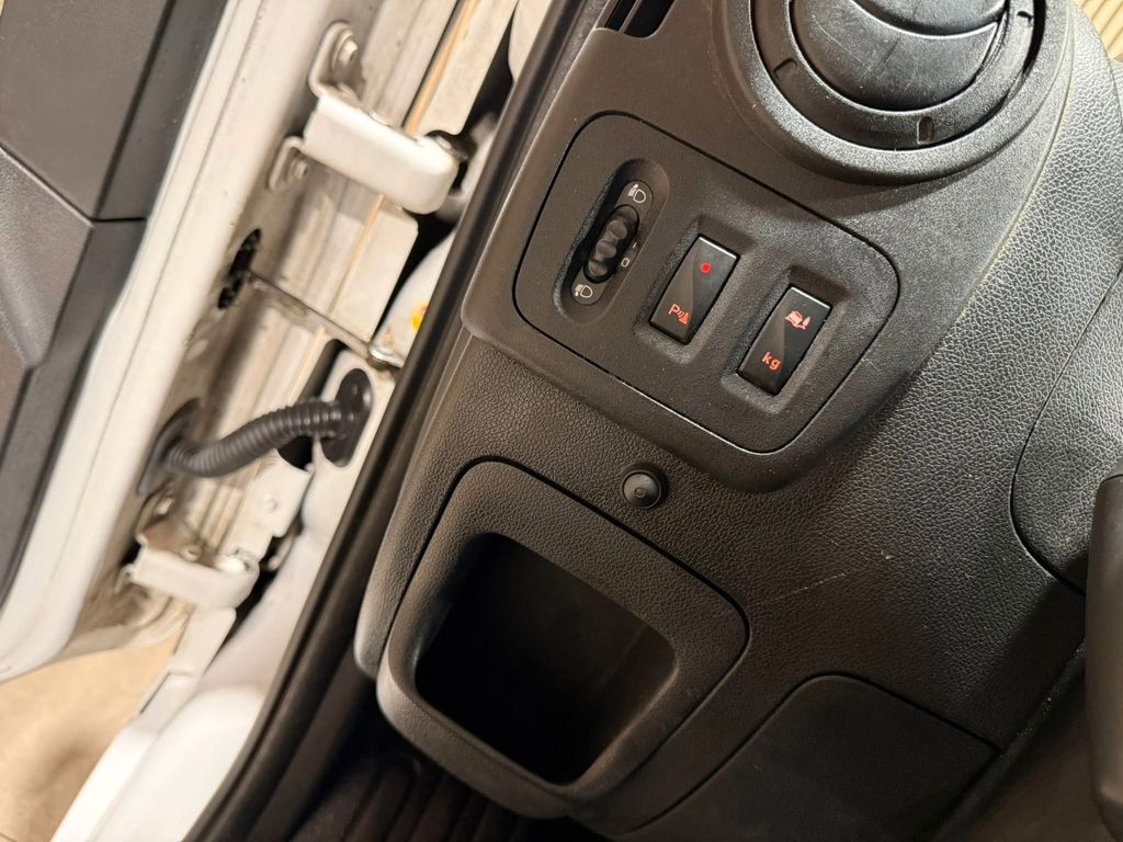 Nissan NV400