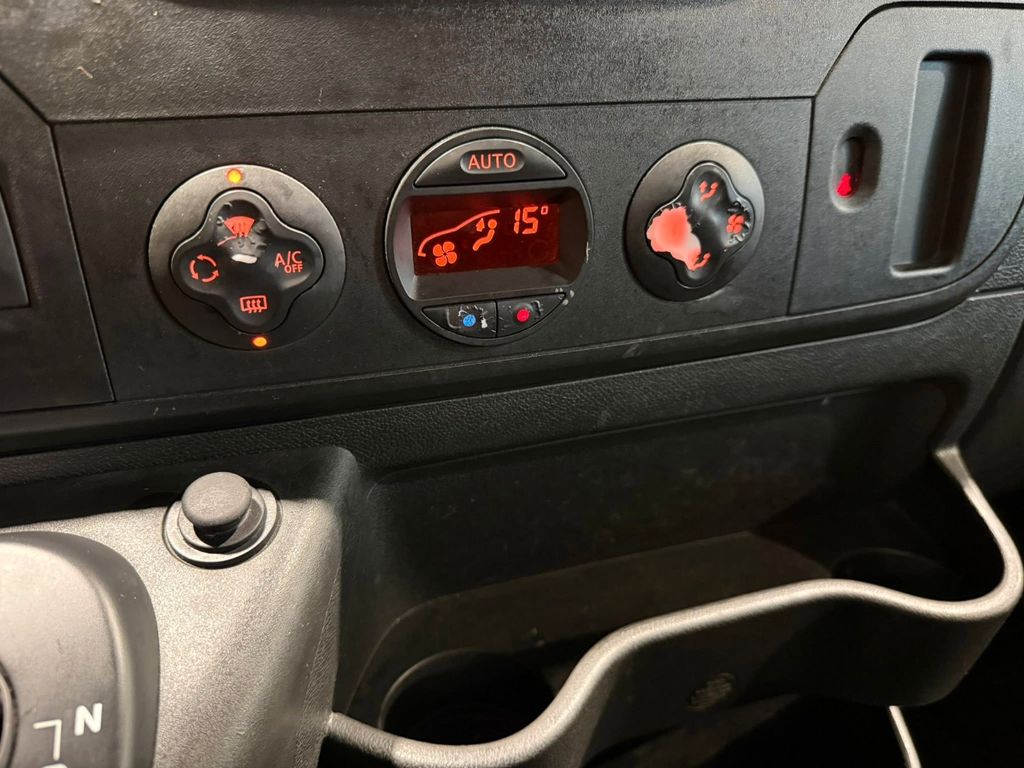 Nissan NV400