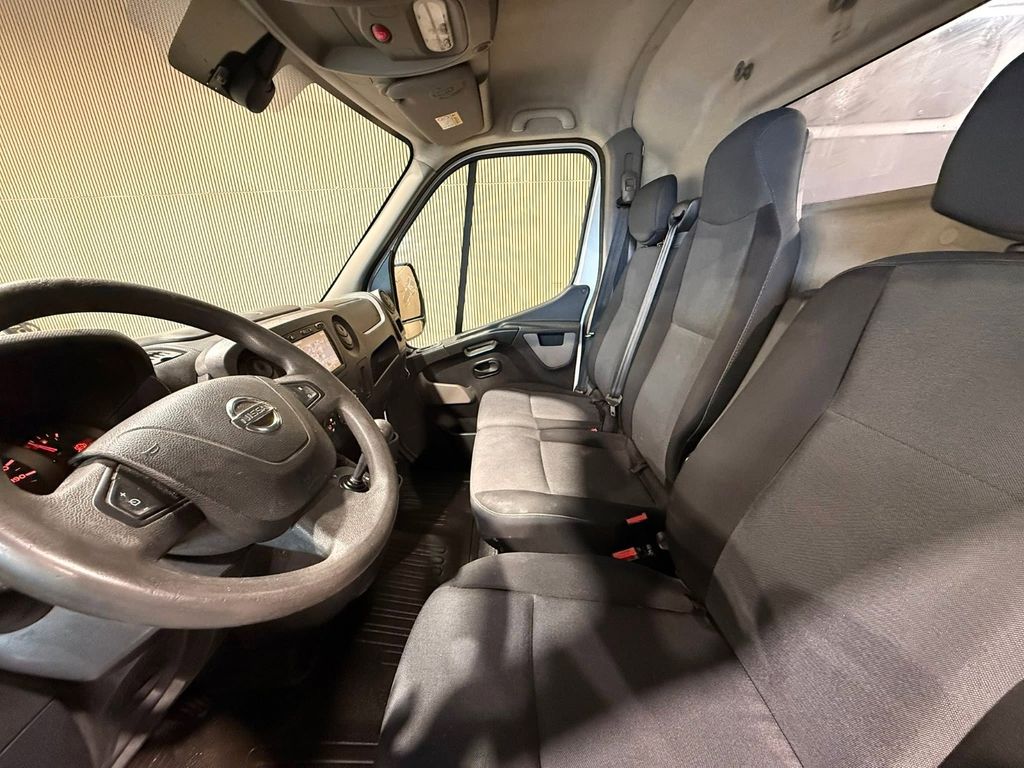 Nissan NV400