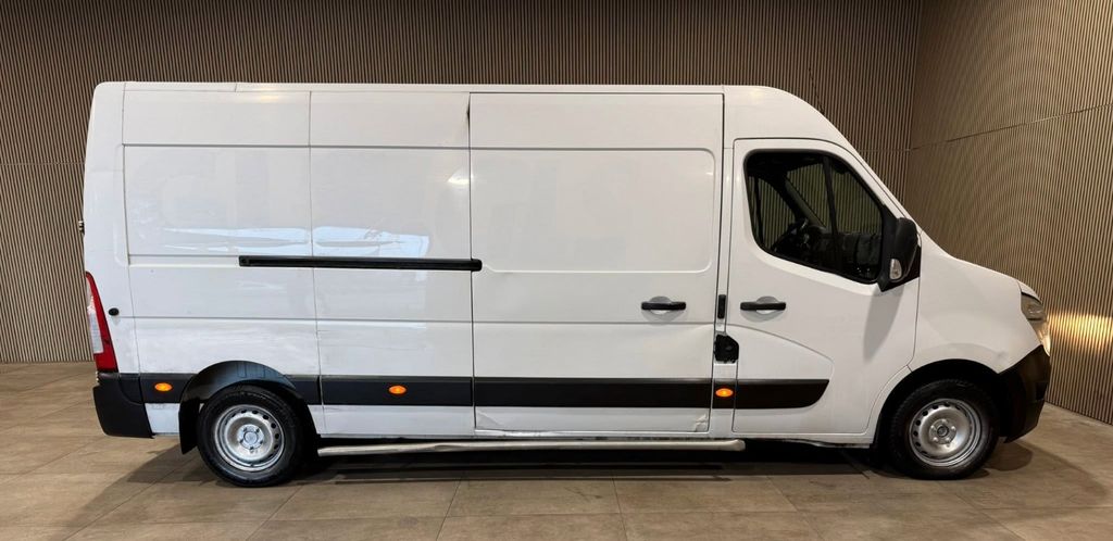 Nissan NV400