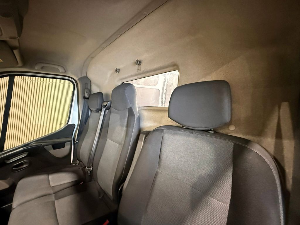 Nissan NV400