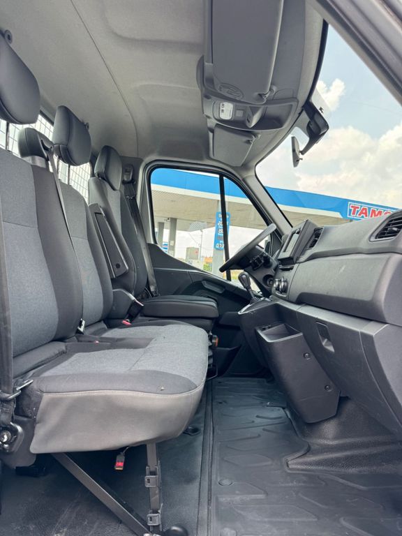 Nissan NV400