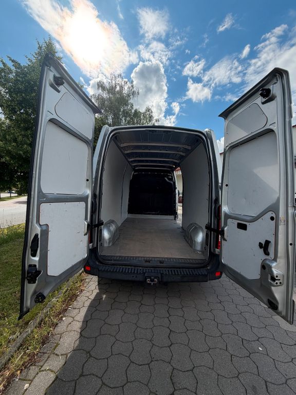Nissan NV400