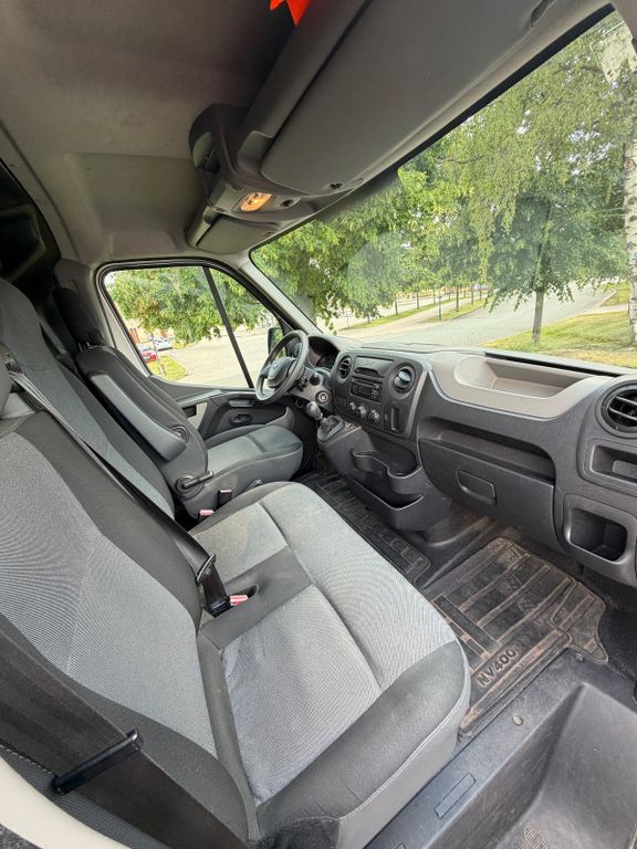 Nissan NV400