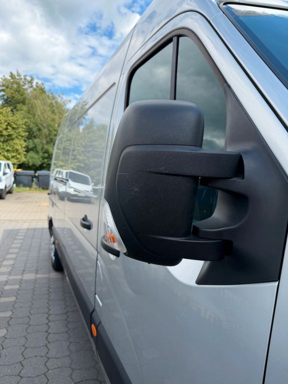Nissan NV400