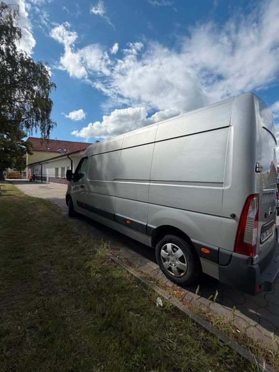 Nissan NV400
