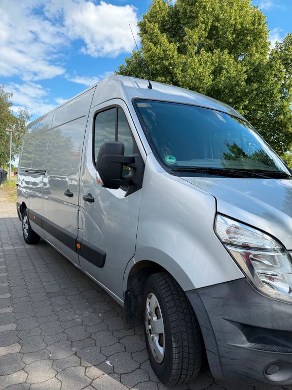 Nissan NV400