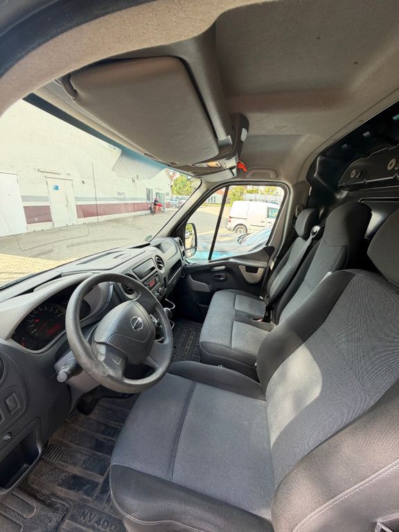 Nissan NV400
