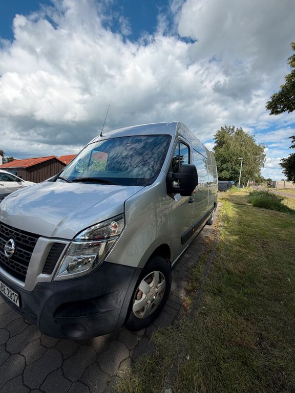 Nissan NV400