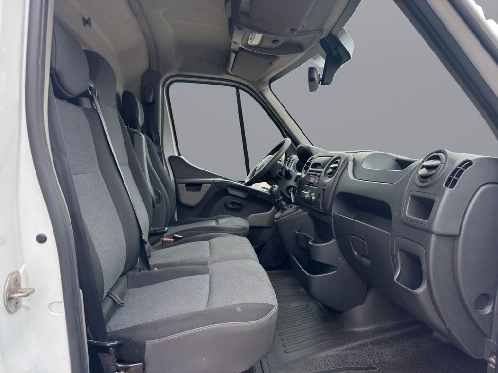 Nissan NV400