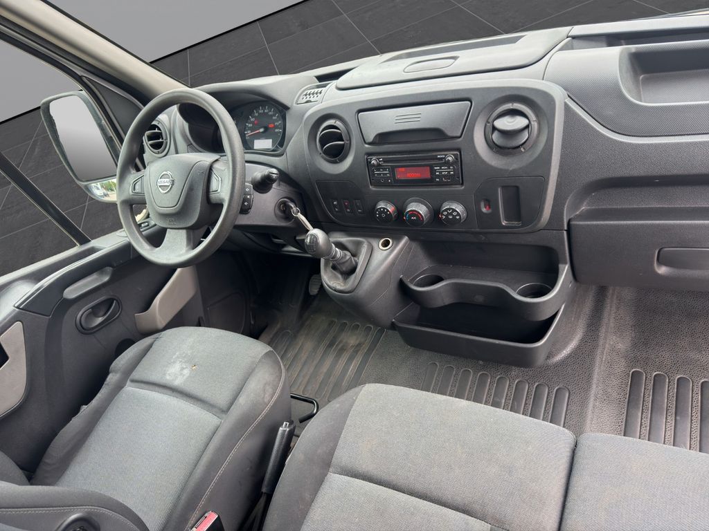Nissan NV400