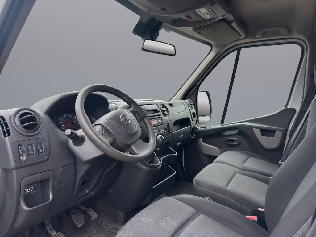 Nissan NV400