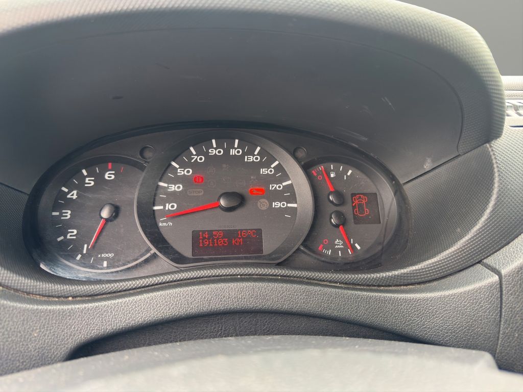 Nissan NV400
