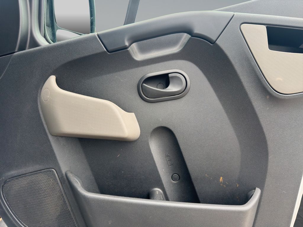 Nissan NV400