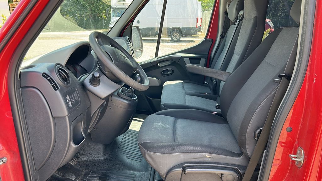 Nissan NV400
