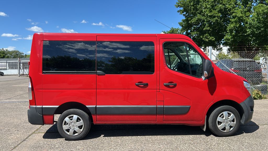 Nissan NV400
