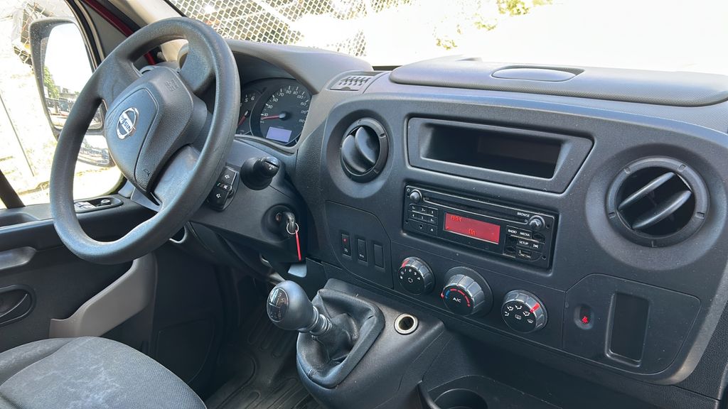 Nissan NV400