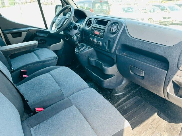 Nissan NV400