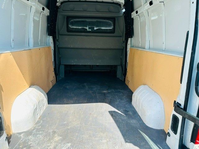Nissan NV400