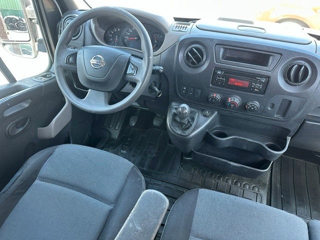 Nissan NV400