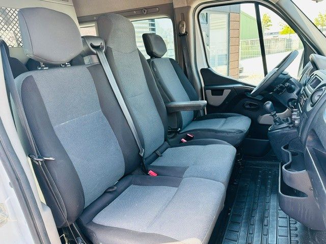 Nissan NV400