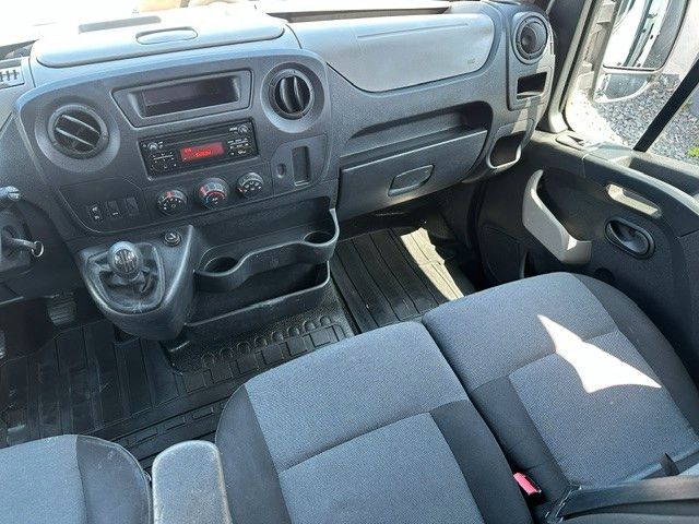 Nissan NV400