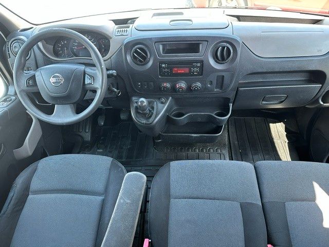 Nissan NV400